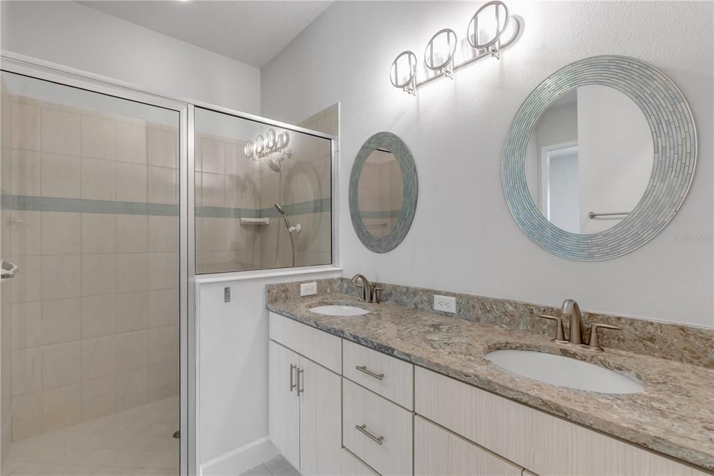 На продажу: $394,900 (2 спален, 2 ванн, 1526 Квадратных фут)