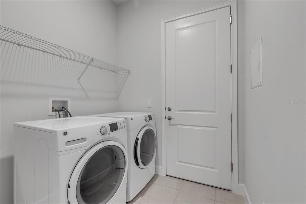 На продажу: $394,900 (2 спален, 2 ванн, 1526 Квадратных фут)