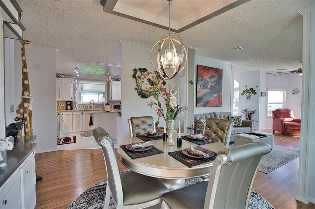 На продажу: $199,999 (2 спален, 2 ванн, 1534 Квадратных фут)