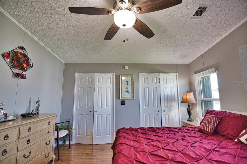 На продажу: $199,999 (2 спален, 2 ванн, 1534 Квадратных фут)