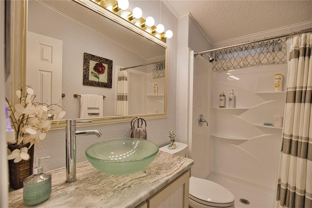 На продажу: $199,999 (2 спален, 2 ванн, 1534 Квадратных фут)