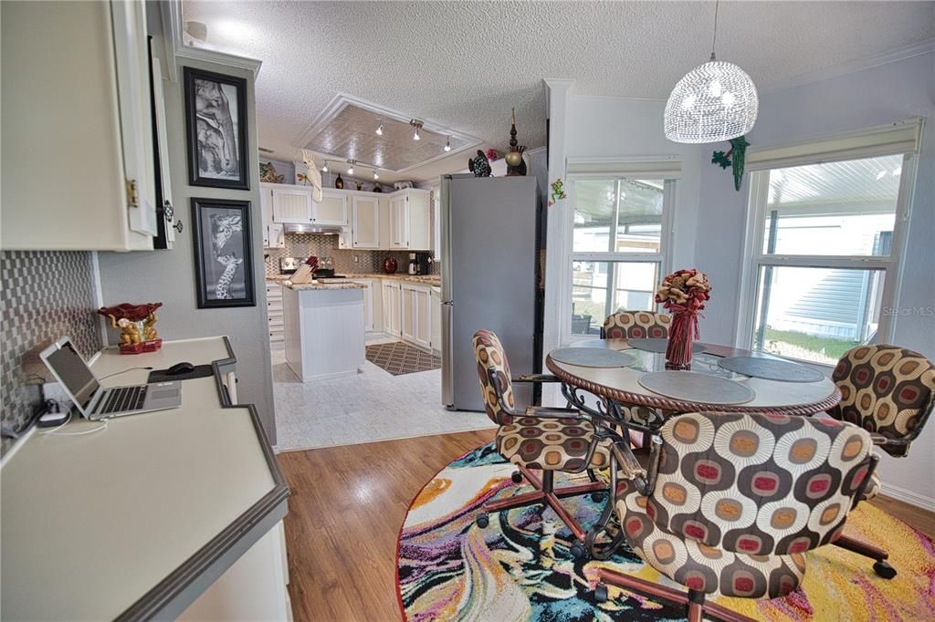 На продажу: $199,999 (2 спален, 2 ванн, 1534 Квадратных фут)