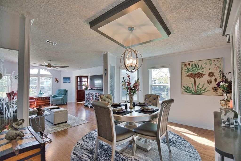 На продажу: $199,999 (2 спален, 2 ванн, 1534 Квадратных фут)