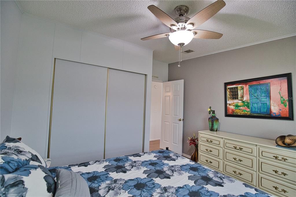 На продажу: $199,999 (2 спален, 2 ванн, 1534 Квадратных фут)