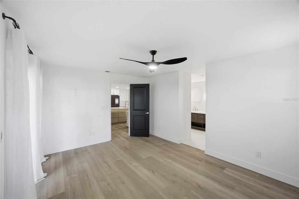 For Rent: $3,000 (3 beds, 2 baths, 1480 Square Feet)