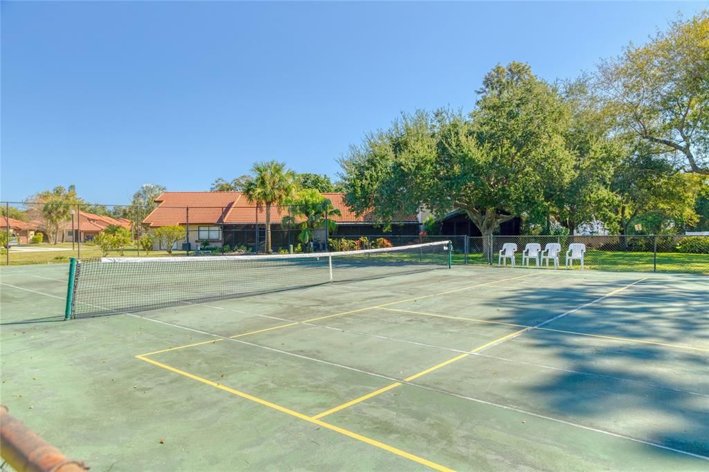 На продажу: $241,000 (2 спален, 2 ванн, 922 Квадратных фут)