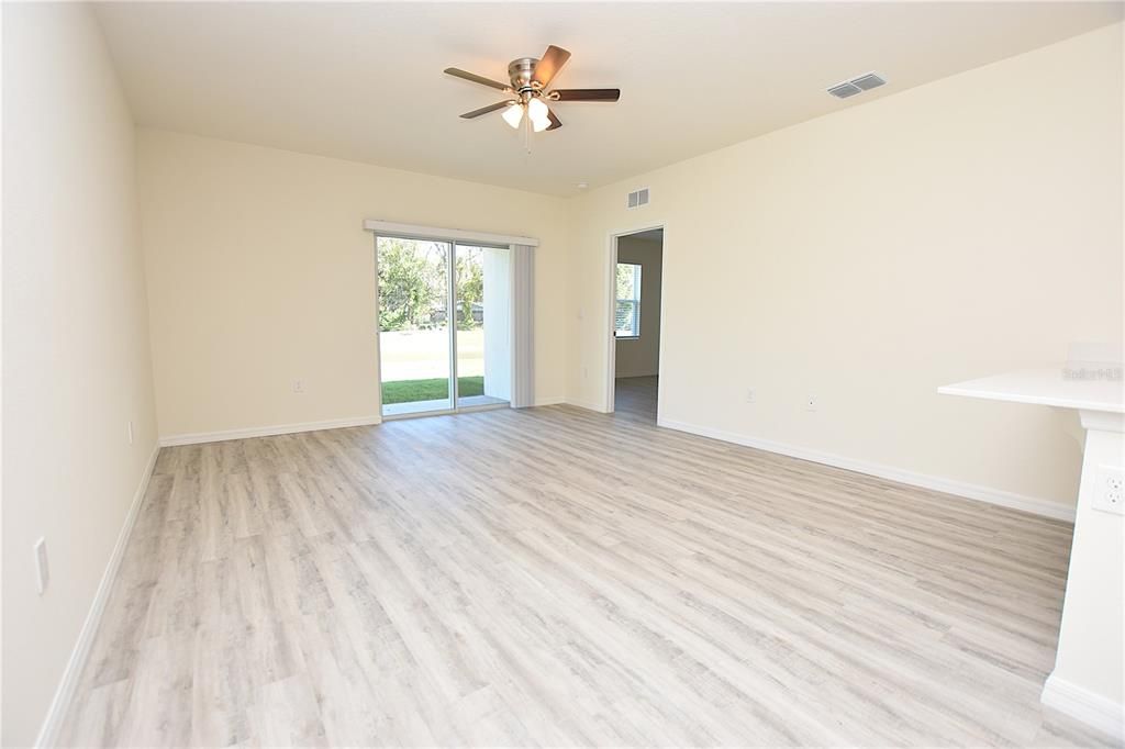 出租: $2,200 (3 贝兹, 2 浴室, 1504 平方英尺)