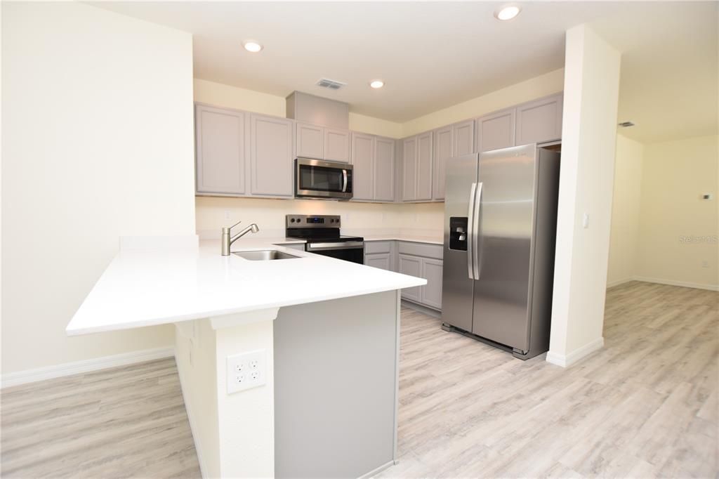 出租: $2,200 (3 贝兹, 2 浴室, 1504 平方英尺)