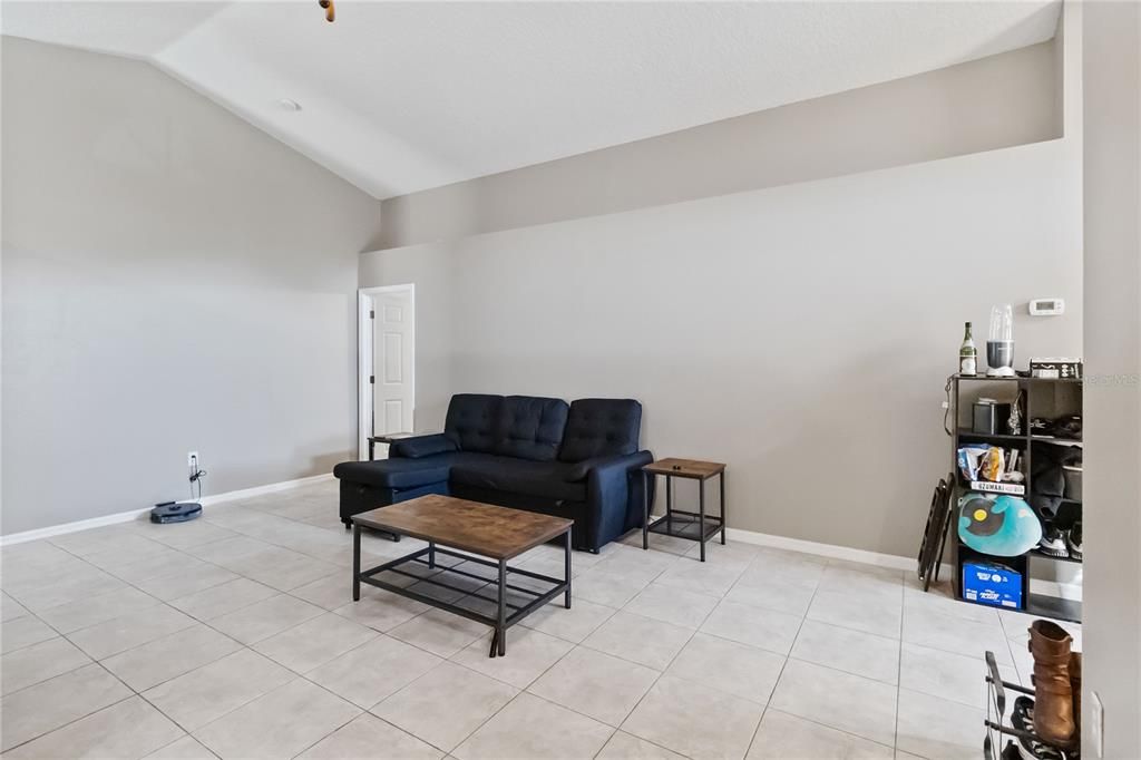 For Sale: $430,000 (4 beds, 2 baths, 1654 Square Feet)