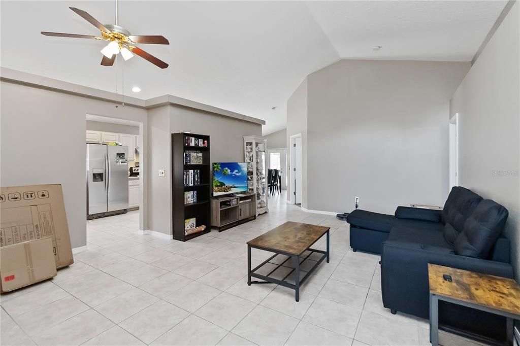 For Sale: $430,000 (4 beds, 2 baths, 1654 Square Feet)