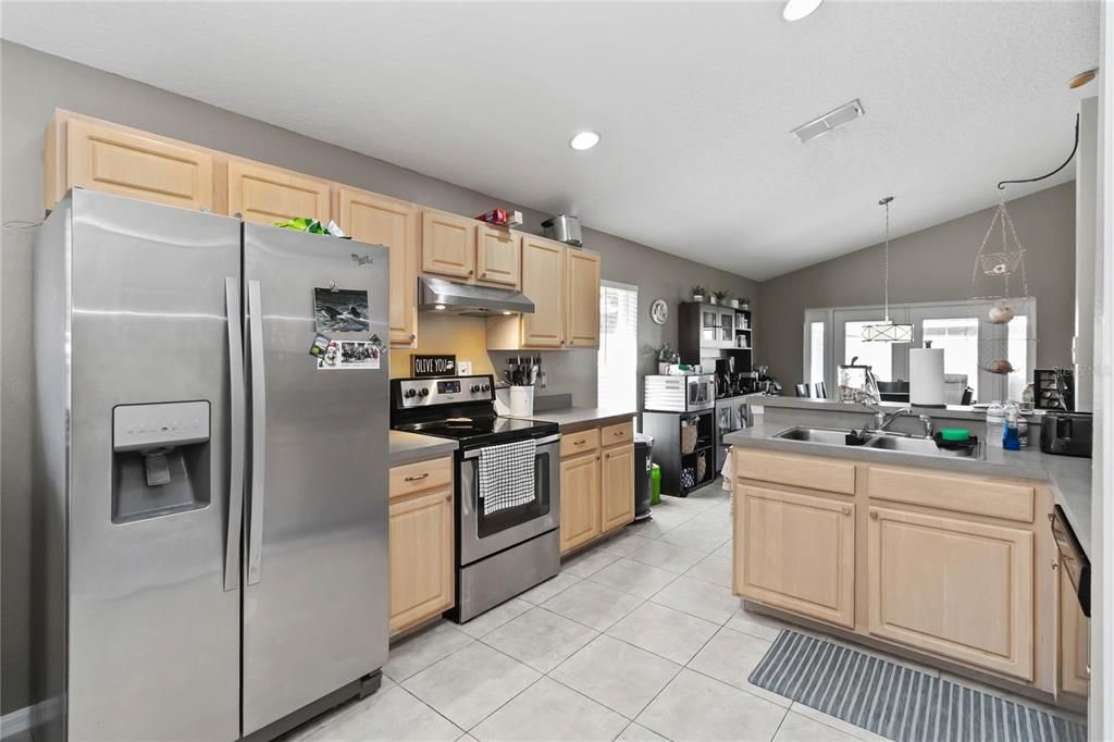 For Sale: $430,000 (4 beds, 2 baths, 1654 Square Feet)