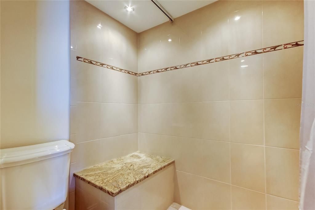 待售: $479,990 (2 贝兹, 2 浴室, 1082 平方英尺)