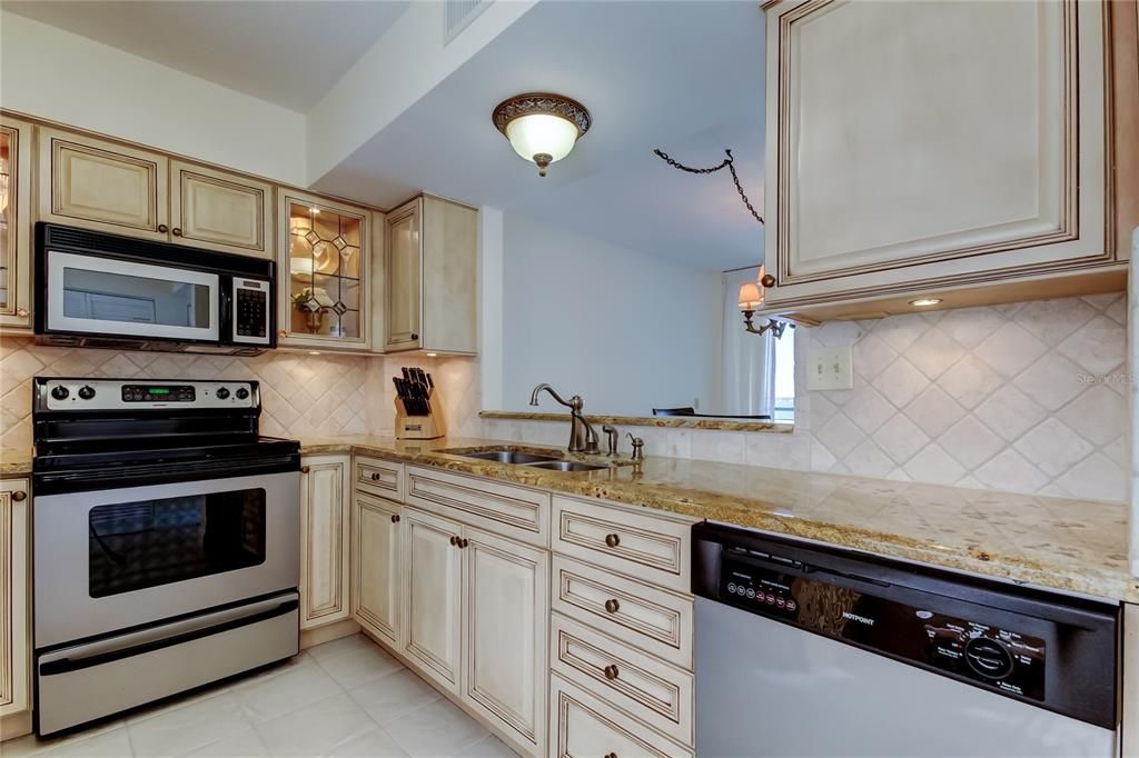 待售: $479,990 (2 贝兹, 2 浴室, 1082 平方英尺)