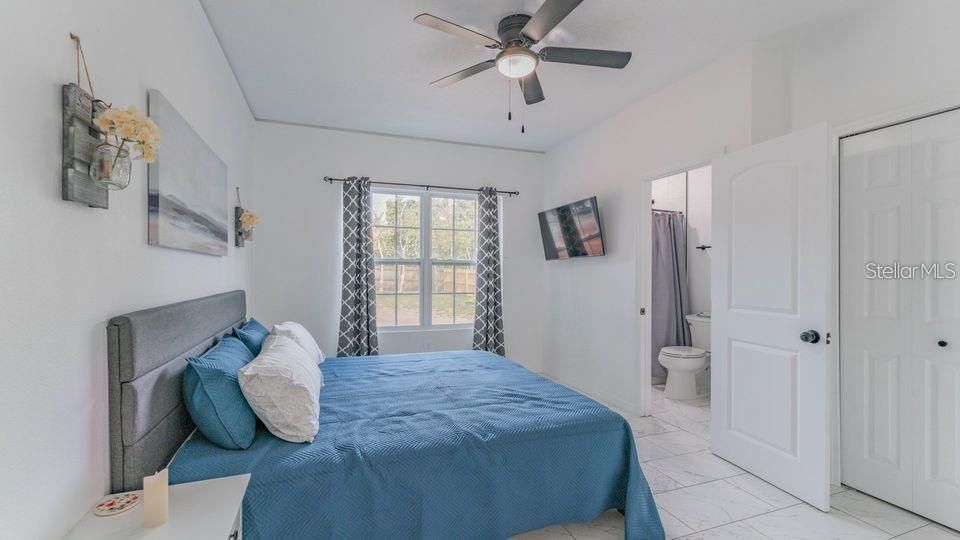 For Sale: $460,000 (2 beds, 2 baths, 1222 Square Feet)