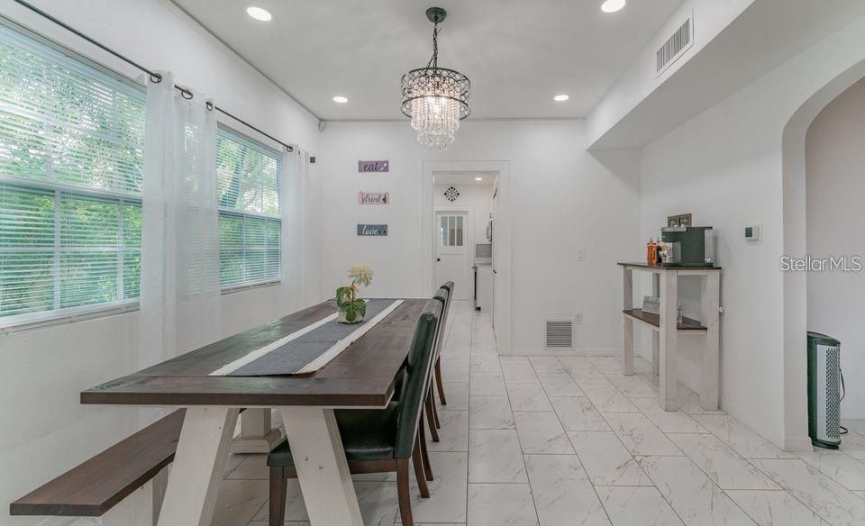 For Sale: $460,000 (2 beds, 2 baths, 1222 Square Feet)