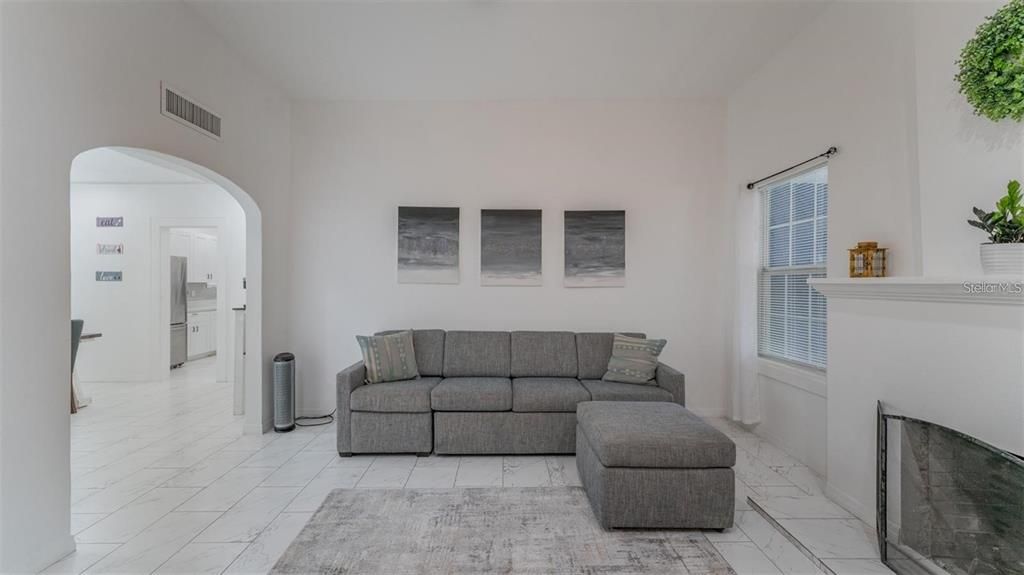 For Sale: $460,000 (2 beds, 2 baths, 1222 Square Feet)