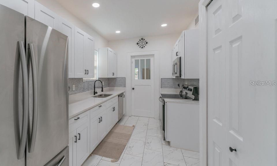 For Sale: $460,000 (2 beds, 2 baths, 1222 Square Feet)