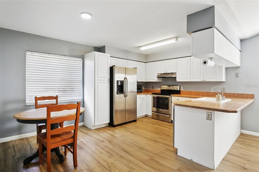 待售: $315,000 (3 贝兹, 2 浴室, 1160 平方英尺)