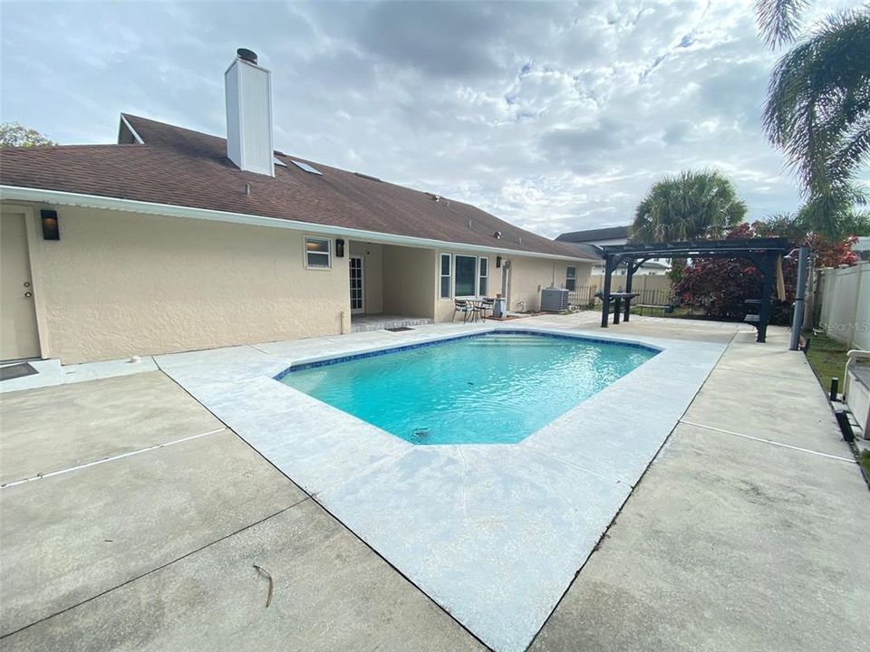 В аренду: $4,000 (4 спален, 3 ванн, 2567 Квадратных фут)