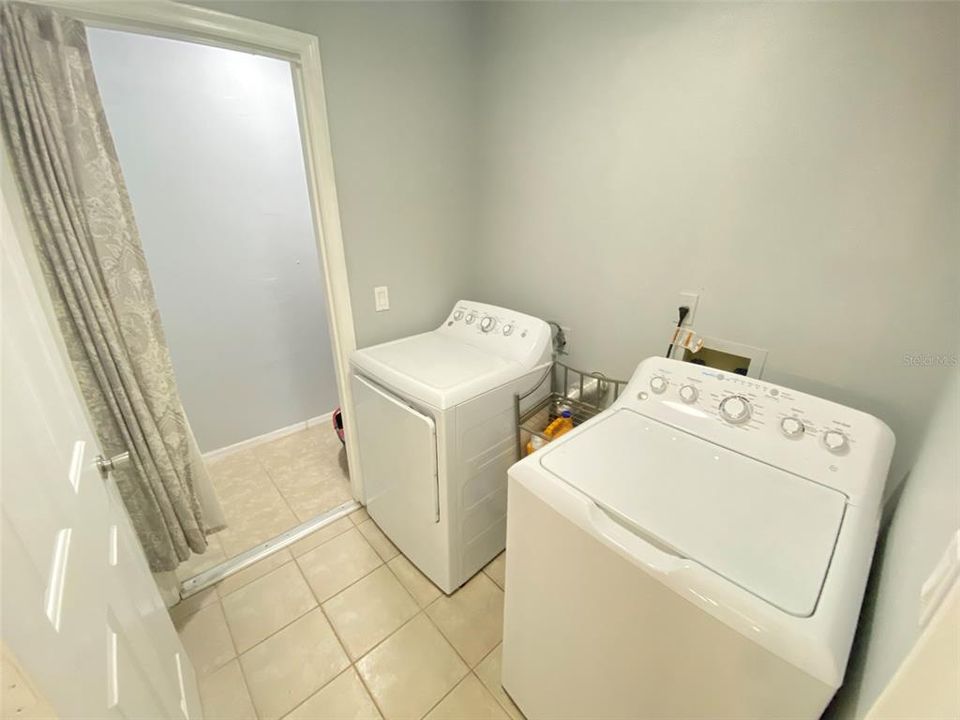 В аренду: $4,000 (4 спален, 3 ванн, 2567 Квадратных фут)