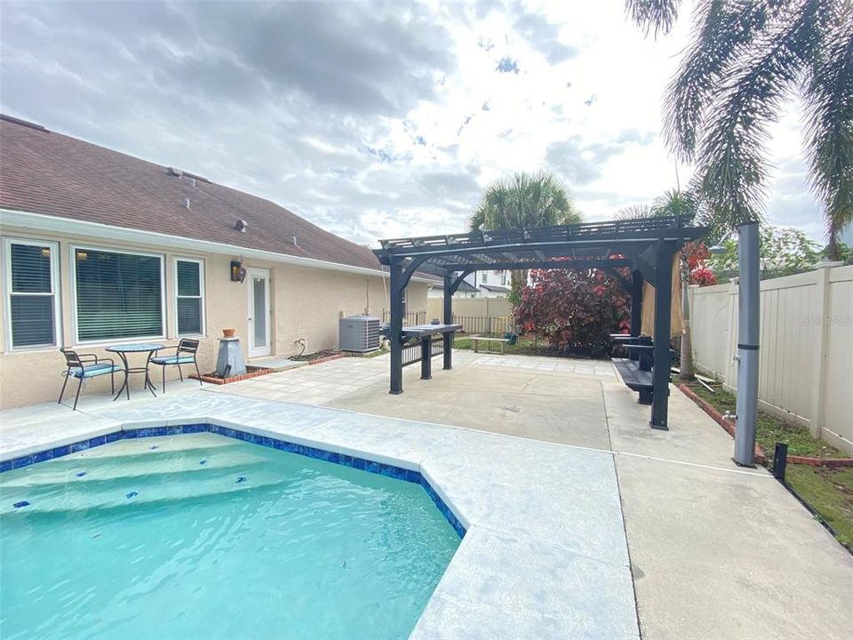 В аренду: $4,000 (4 спален, 3 ванн, 2567 Квадратных фут)