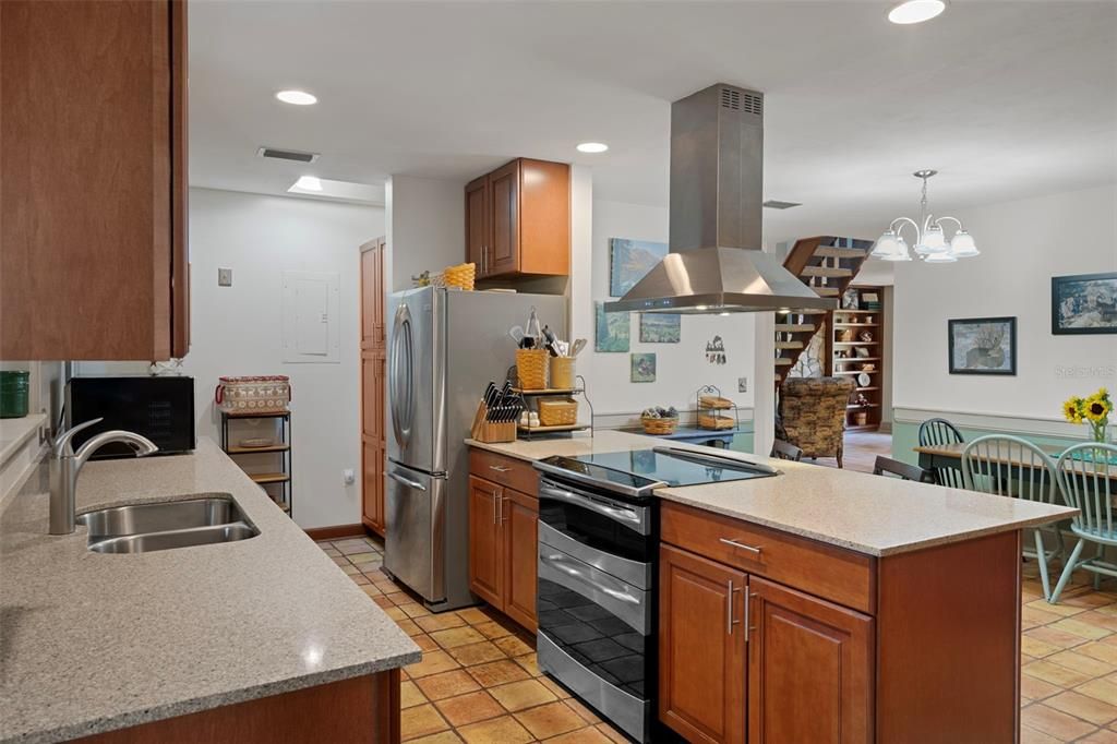 En Venta: $580,000 (3 camas, 3 baños, 1444 Pies cuadrados)