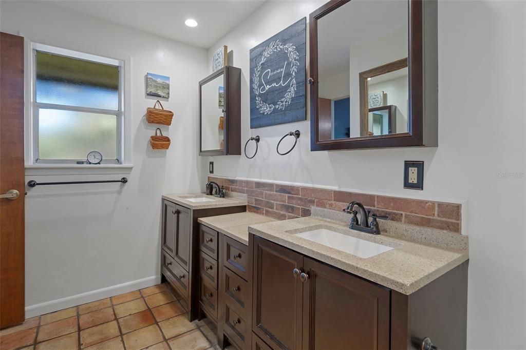 En Venta: $580,000 (3 camas, 3 baños, 1444 Pies cuadrados)