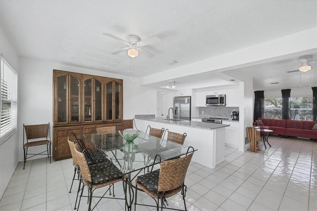 For Sale: $699,000 (3 beds, 2 baths, 1228 Square Feet)