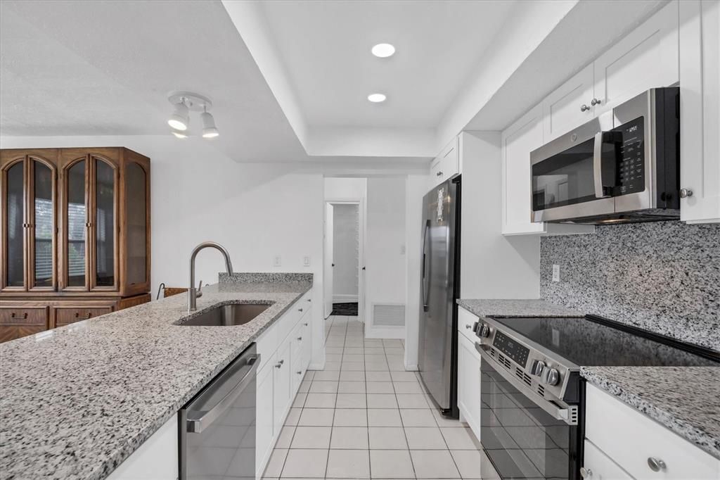 For Sale: $699,000 (3 beds, 2 baths, 1228 Square Feet)