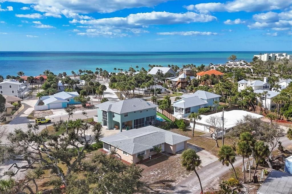 For Sale: $699,000 (3 beds, 2 baths, 1228 Square Feet)