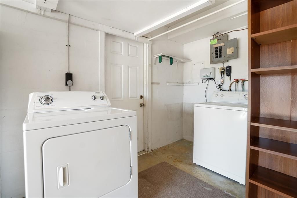 На продажу: $215,000 (2 спален, 1 ванн, 1056 Квадратных фут)