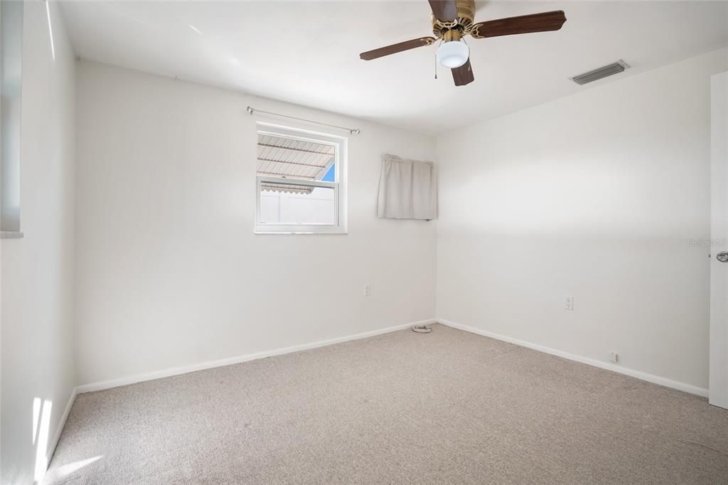 На продажу: $215,000 (2 спален, 1 ванн, 1056 Квадратных фут)