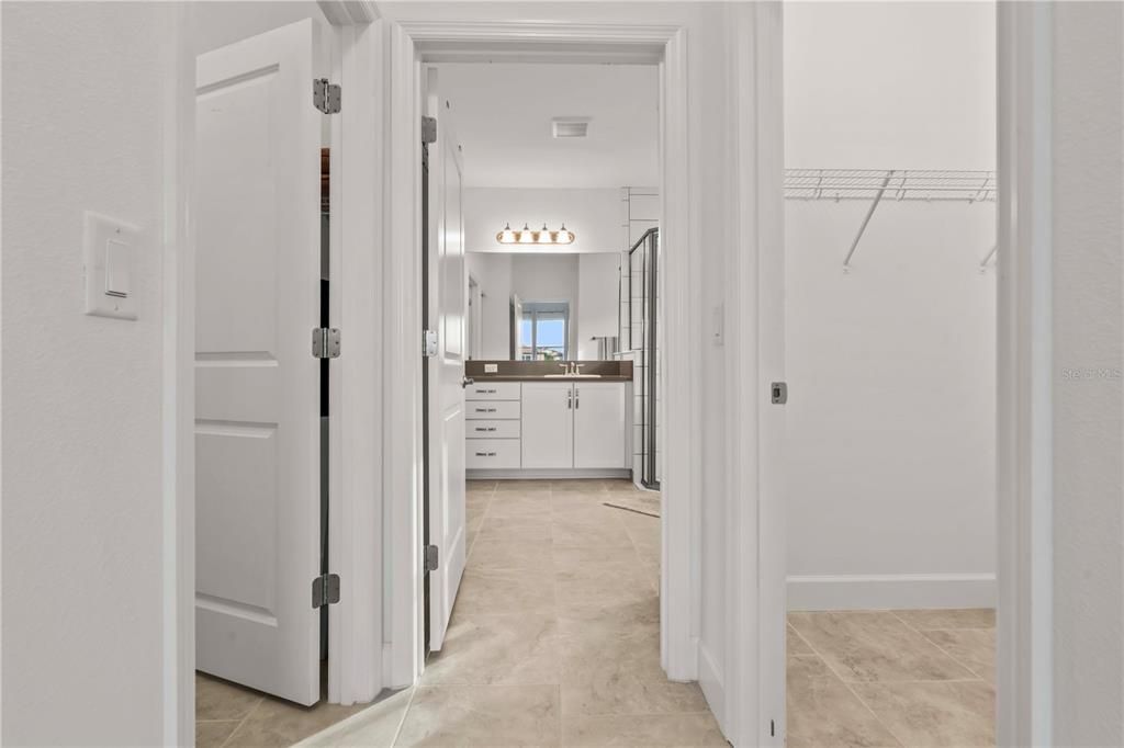 На продажу: $389,900 (2 спален, 2 ванн, 2040 Квадратных фут)