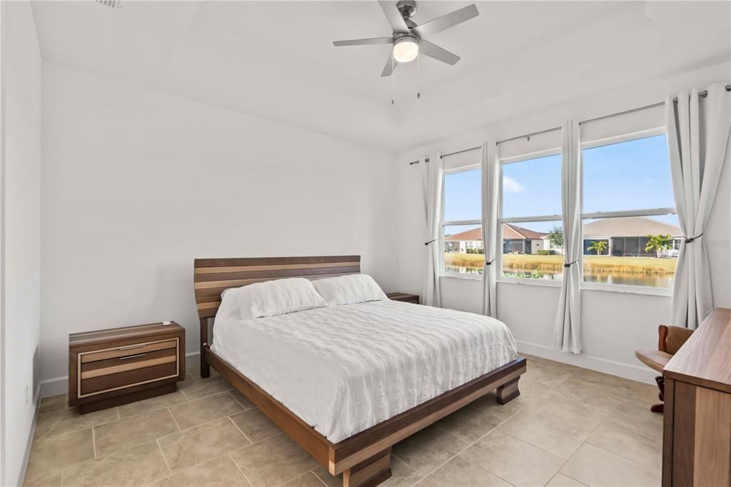 На продажу: $389,900 (2 спален, 2 ванн, 2040 Квадратных фут)