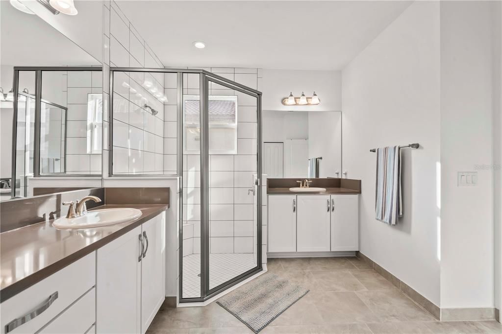 На продажу: $389,900 (2 спален, 2 ванн, 2040 Квадратных фут)