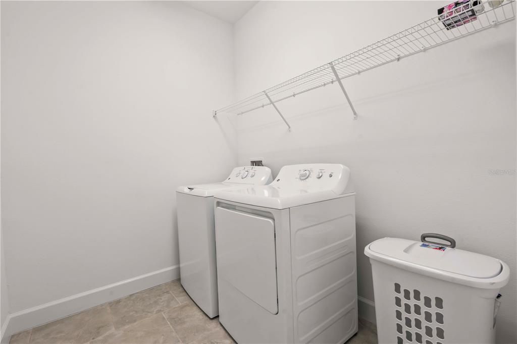 На продажу: $389,900 (2 спален, 2 ванн, 2040 Квадратных фут)