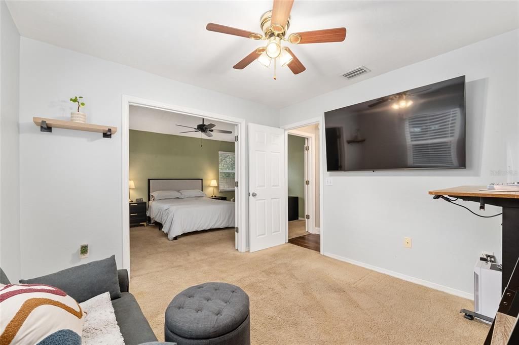 Activo con contrato: $349,900 (3 camas, 2 baños, 1480 Pies cuadrados)