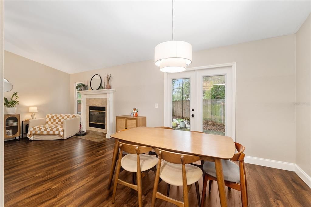 Activo con contrato: $349,900 (3 camas, 2 baños, 1480 Pies cuadrados)