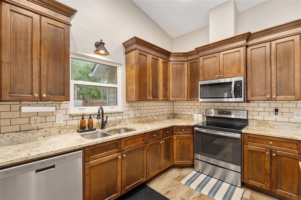 Activo con contrato: $349,900 (3 camas, 2 baños, 1480 Pies cuadrados)