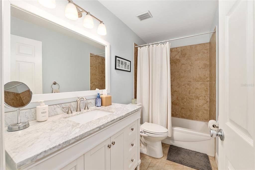 Activo con contrato: $349,900 (3 camas, 2 baños, 1480 Pies cuadrados)