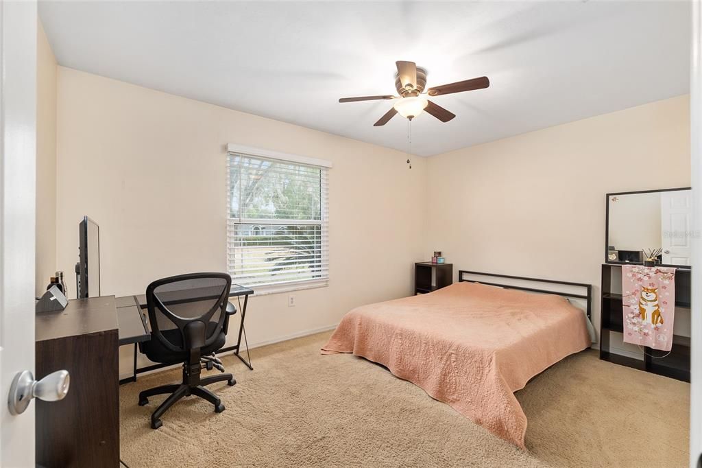 Activo con contrato: $349,900 (3 camas, 2 baños, 1480 Pies cuadrados)