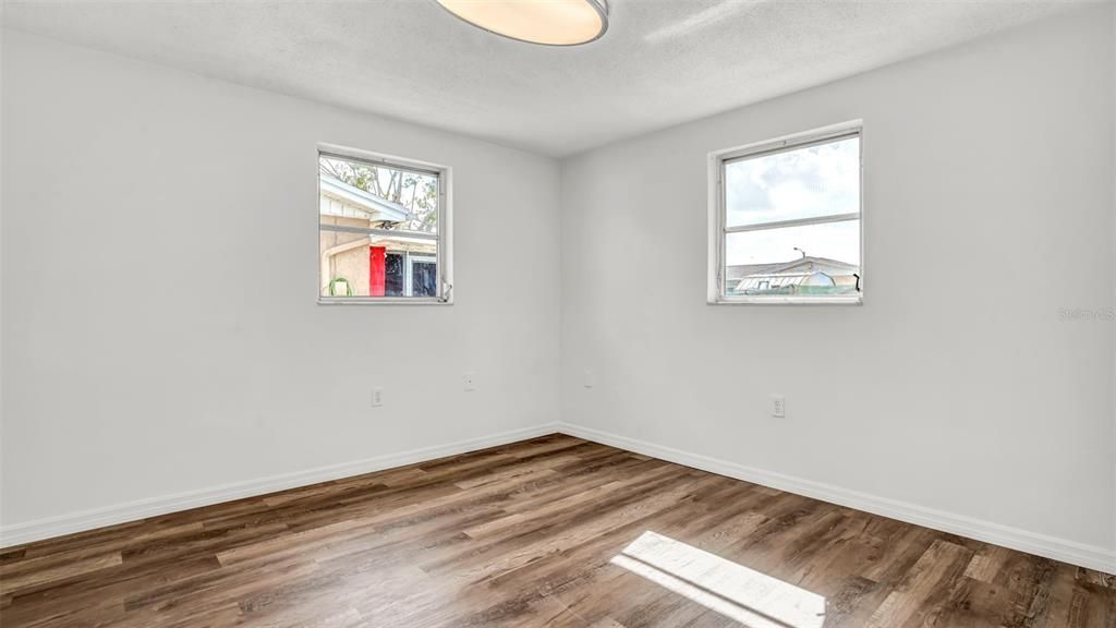 For Rent: $1,695 (3 beds, 2 baths, 980 Square Feet)