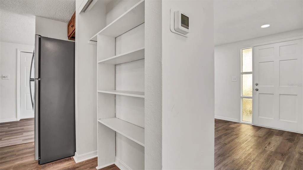 For Rent: $1,695 (3 beds, 2 baths, 980 Square Feet)