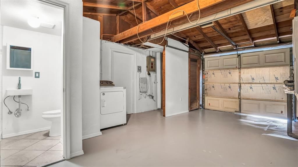 For Rent: $1,695 (3 beds, 2 baths, 980 Square Feet)