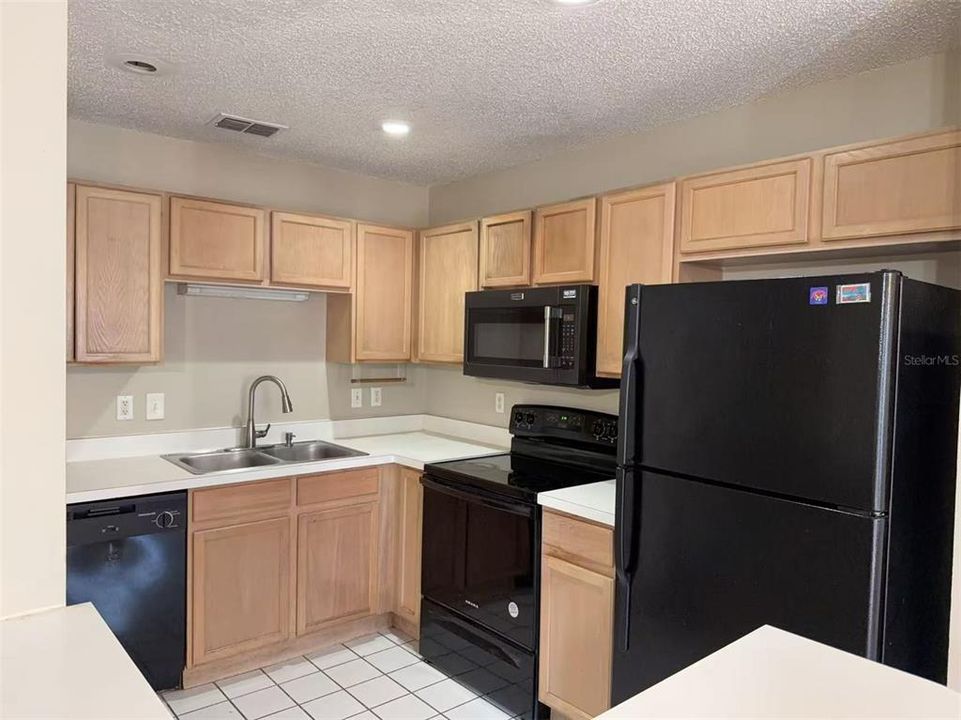 На продажу: $264,500 (3 спален, 2 ванн, 1470 Квадратных фут)