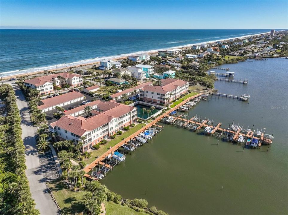 На продажу: $390,000 (2 спален, 2 ванн, 1020 Квадратных фут)