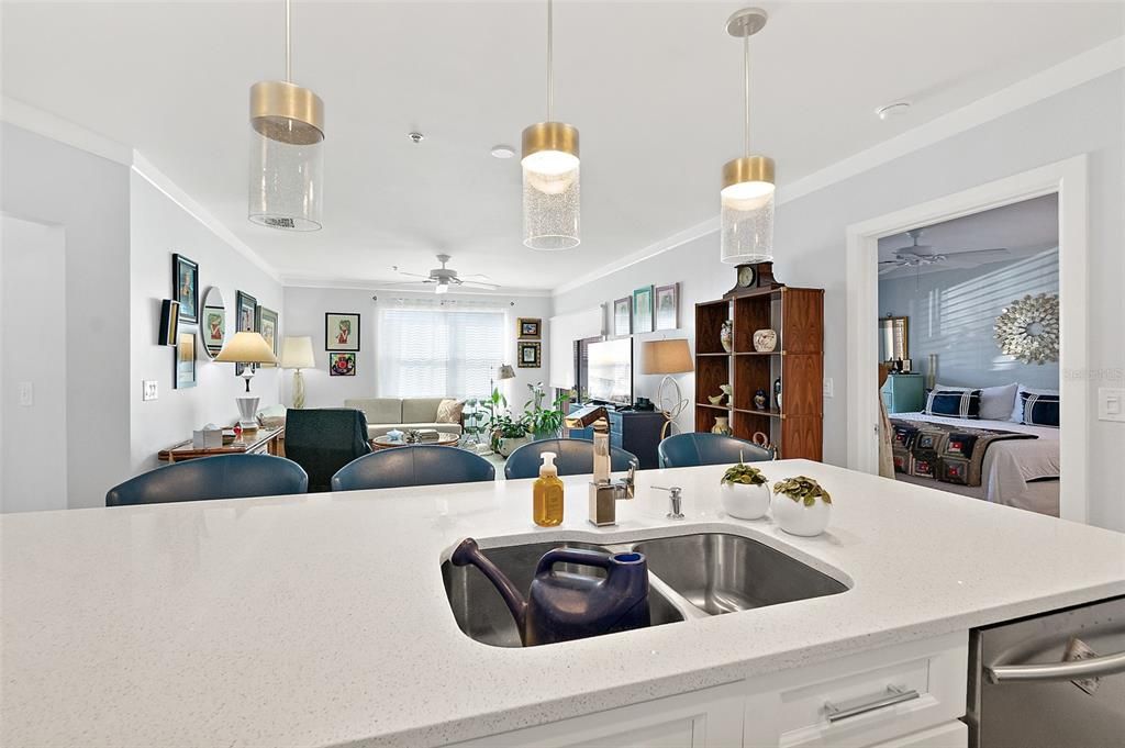 На продажу: $390,000 (2 спален, 2 ванн, 1020 Квадратных фут)