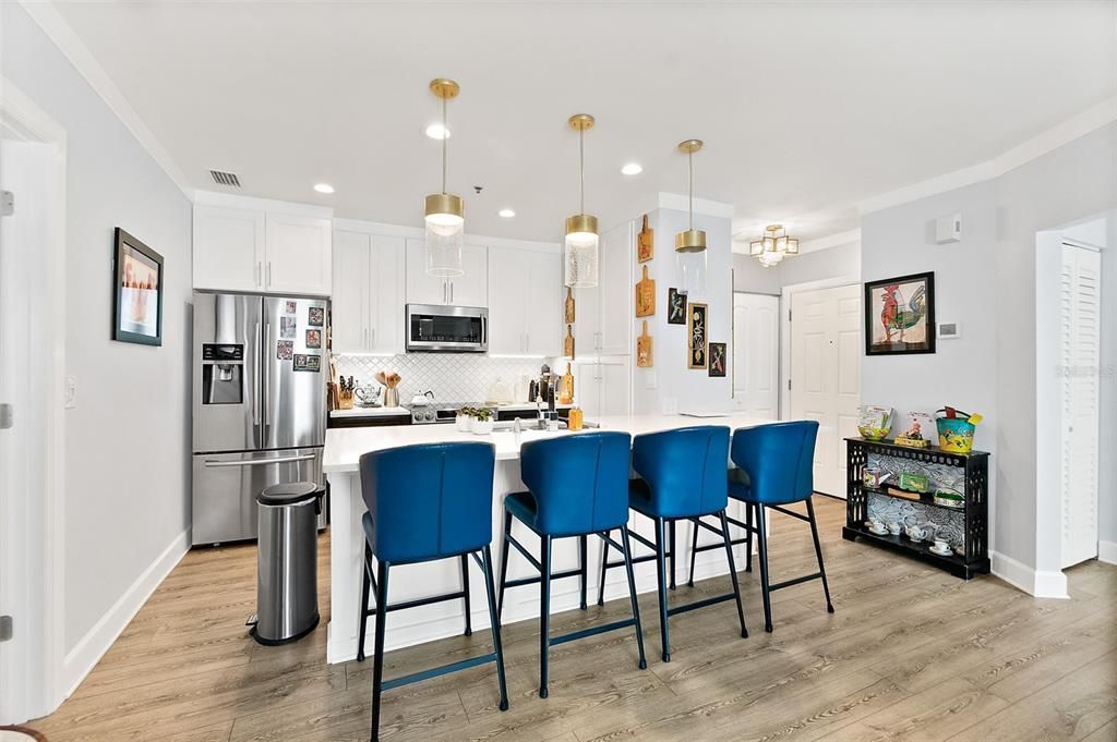 На продажу: $390,000 (2 спален, 2 ванн, 1020 Квадратных фут)