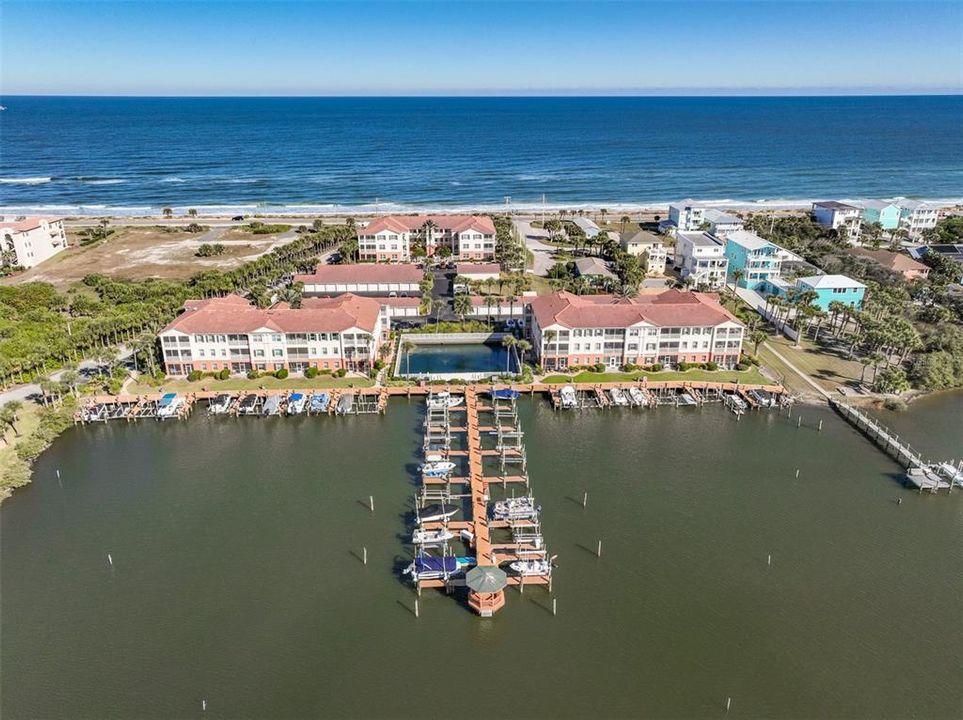 На продажу: $390,000 (2 спален, 2 ванн, 1020 Квадратных фут)