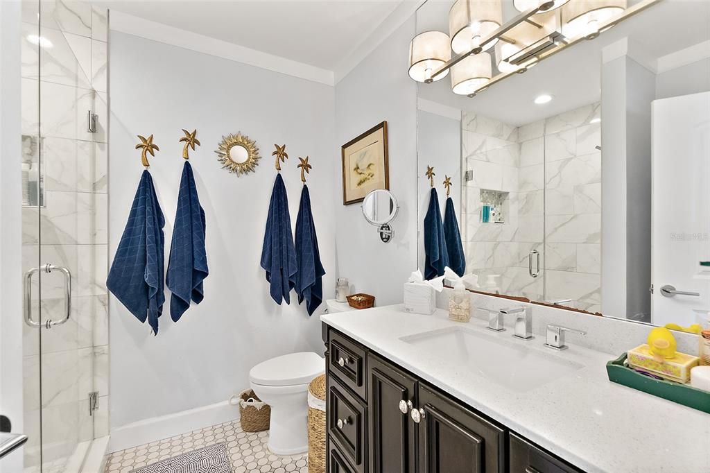 На продажу: $390,000 (2 спален, 2 ванн, 1020 Квадратных фут)